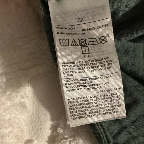 Old Navy Blouse 3XL - Picture 3 of 3